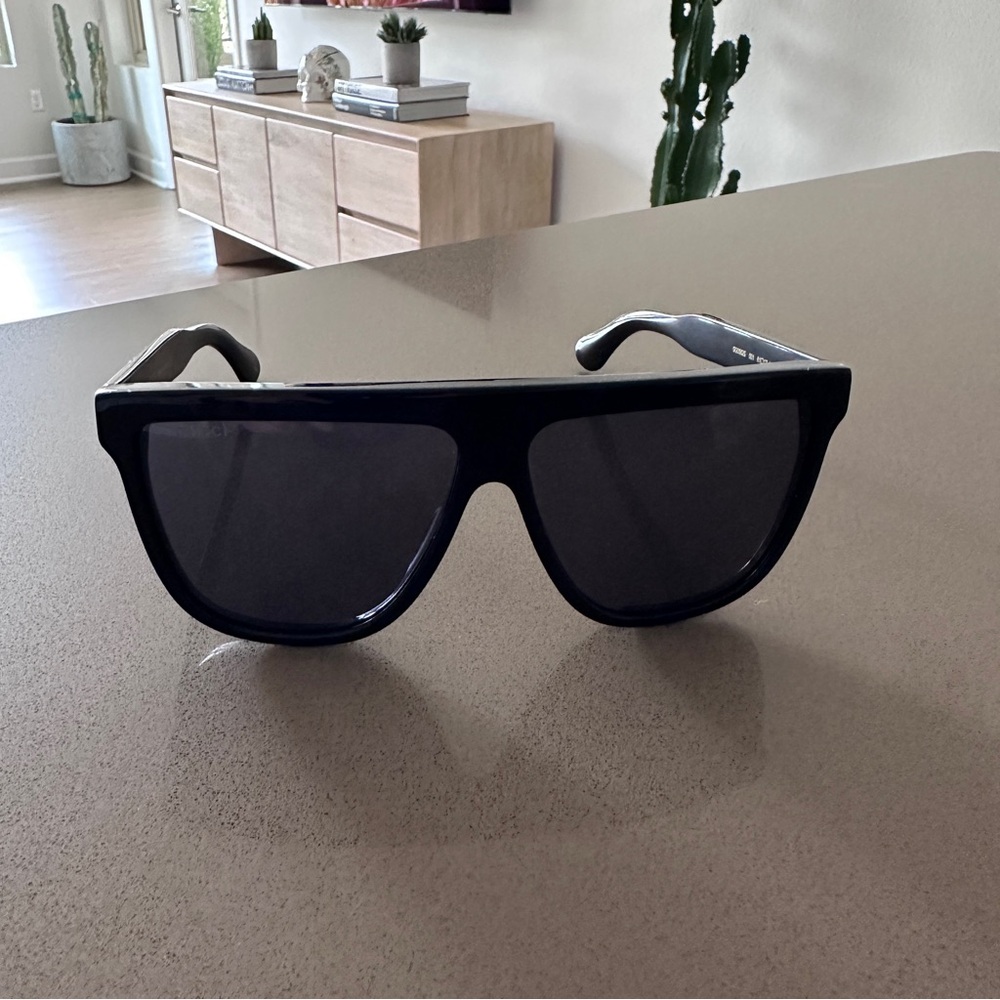 Gucci Flat Top Black Sunglasses with Dark Lenses - Picture 4 of 8